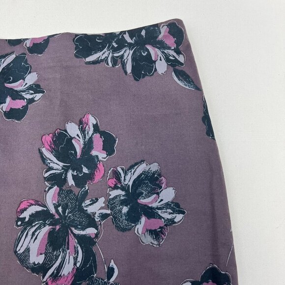 Ann Taylor Floral Pencil Skirt Knee Length Back Slit Purple/Multi Size 0 - Picture 2 of 9